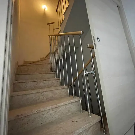 2 Piani Villa *