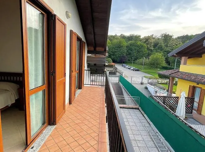 וילה 2 Piani Borgo Ticino