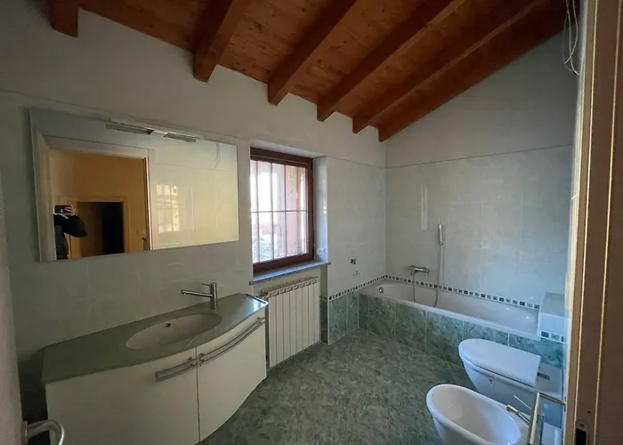 וילה 2 Piani Borgo Ticino